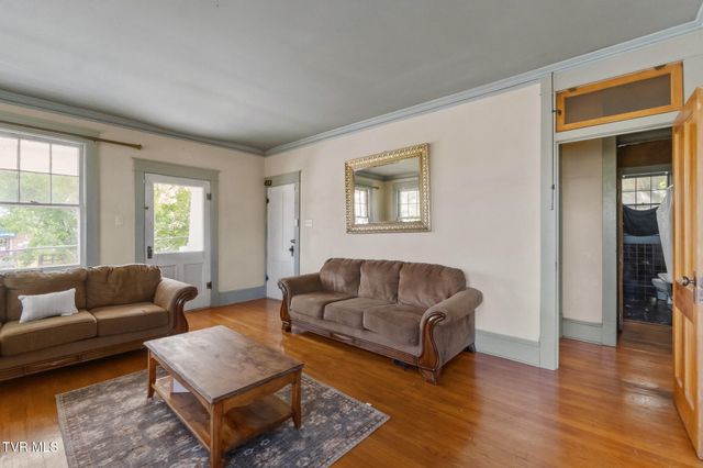 102 West Mckee Street, Greeneville, TN 37743