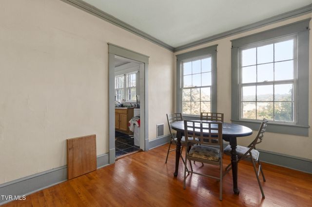 102 West Mckee Street, Greeneville, TN 37743