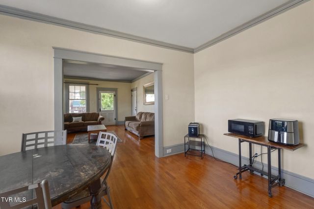 102 West Mckee Street, Greeneville, TN 37743
