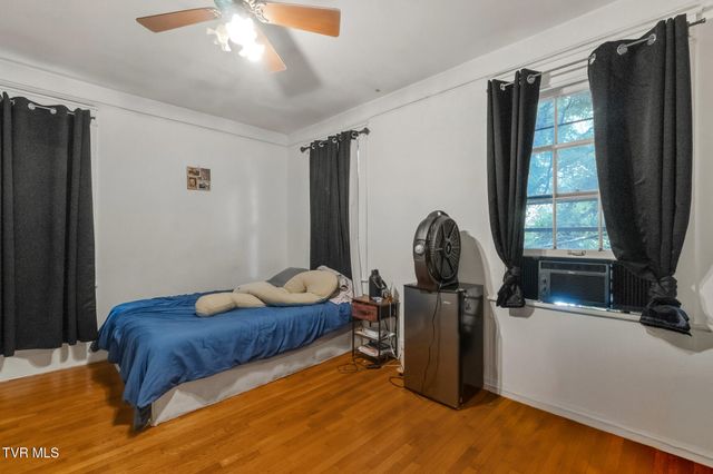 102 West Mckee Street, Greeneville, TN 37743