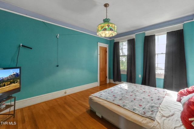 102 West Mckee Street, Greeneville, TN 37743