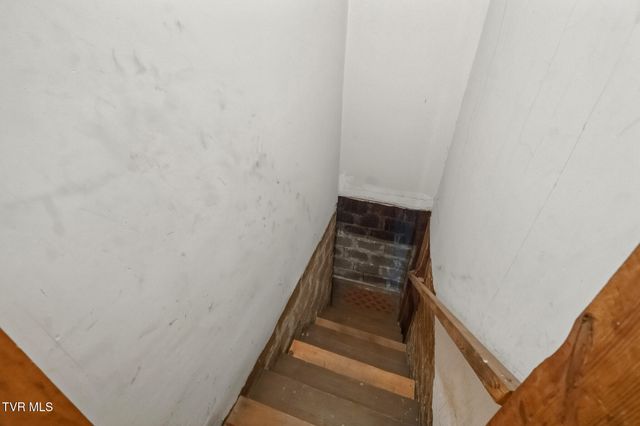 102 West Mckee Street, Greeneville, TN 37743