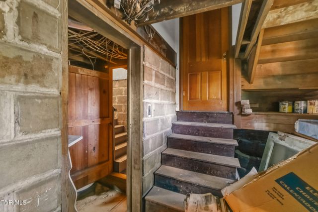 102 West Mckee Street, Greeneville, TN 37743