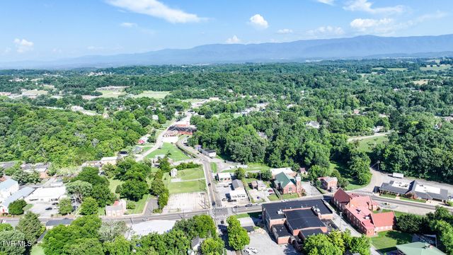 102 West Mckee Street, Greeneville, TN 37743