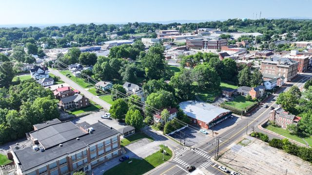 102 West Mckee Street, Greeneville, TN 37743