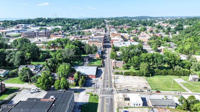 102 West Mckee Street, Greeneville, TN 37743
