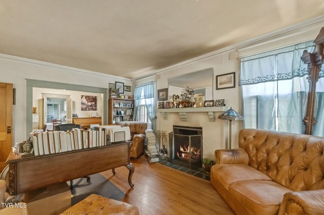 102 West Mckee Street, Greeneville, TN 37743