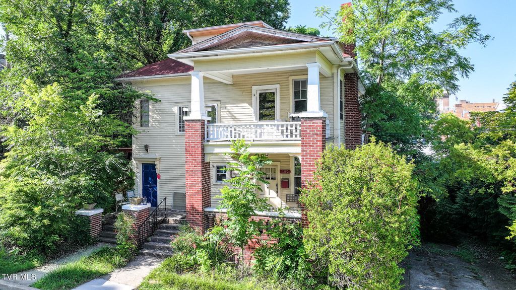 102 West Mckee Street, Greeneville, TN 37743