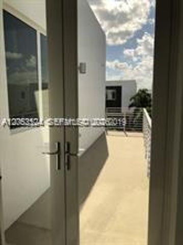 10125 NW 75 terr, Miami, FL 33178