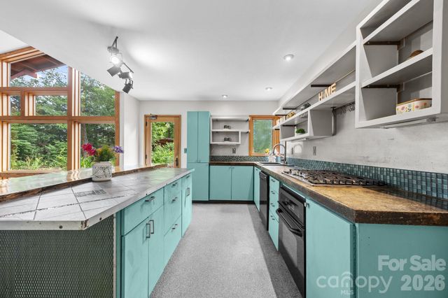 27 Rosebud Lane, Fairview, NC 28730