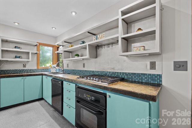 27 Rosebud Lane, Fairview, NC 28730