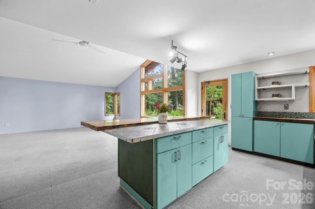 27 Rosebud Lane, Fairview, NC 28730