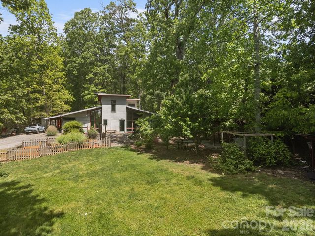 27 Rosebud Lane, Fairview, NC 28730