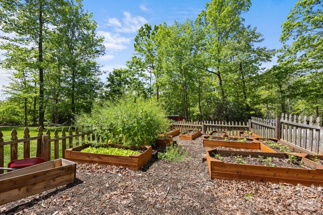 27 Rosebud Lane, Fairview, NC 28730