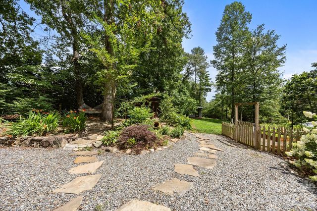 27 Rosebud Lane, Fairview, NC 28730