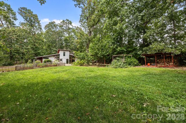 27 Rosebud Lane, Fairview, NC 28730