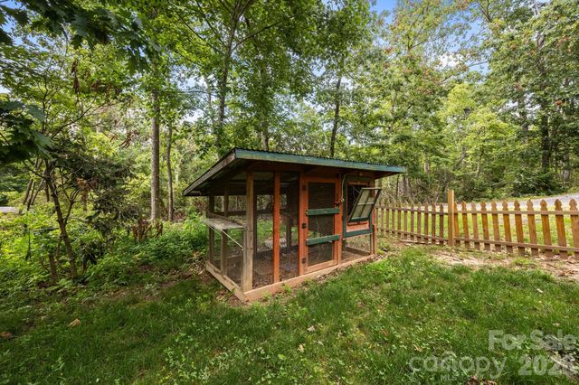 27 Rosebud Lane, Fairview, NC 28730