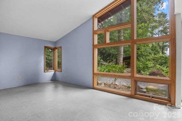 27 Rosebud Lane, Fairview, NC 28730