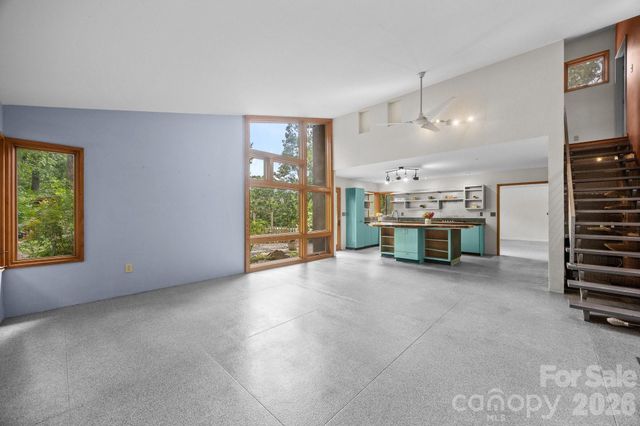 27 Rosebud Lane, Fairview, NC 28730