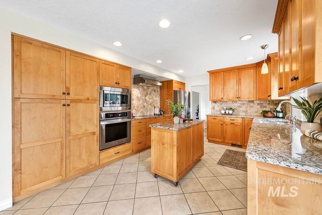 10837 W Sandpiper St, Boise, ID 83709