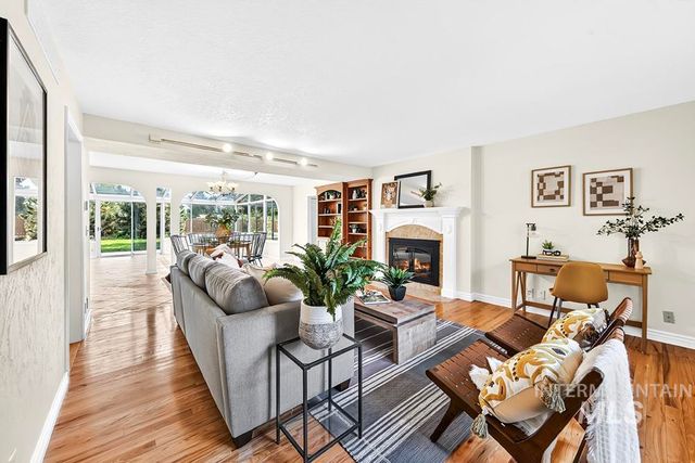 10837 W Sandpiper St, Boise, ID 83709