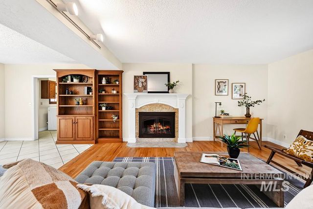 10837 W Sandpiper St, Boise, ID 83709