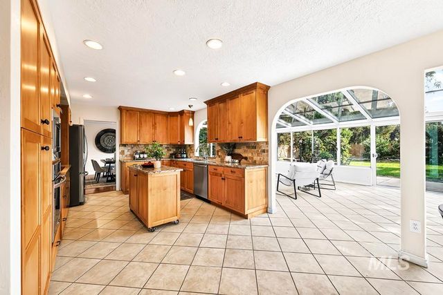 10837 W Sandpiper St, Boise, ID 83709