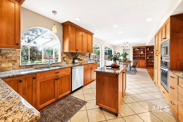 10837 W Sandpiper St, Boise, ID 83709