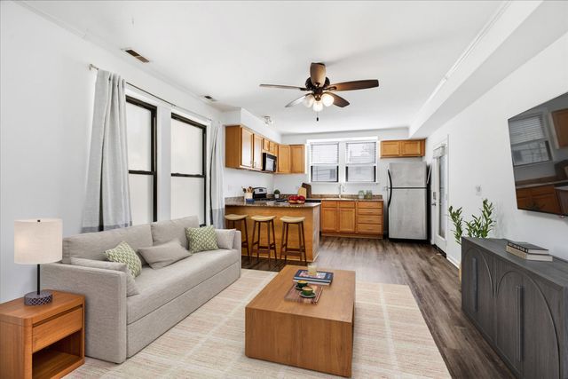 1627 W Columbia Avenue 1E, Chicago, IL 60626