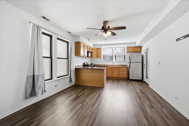 1627 W Columbia Avenue 1E, Chicago, IL 60626