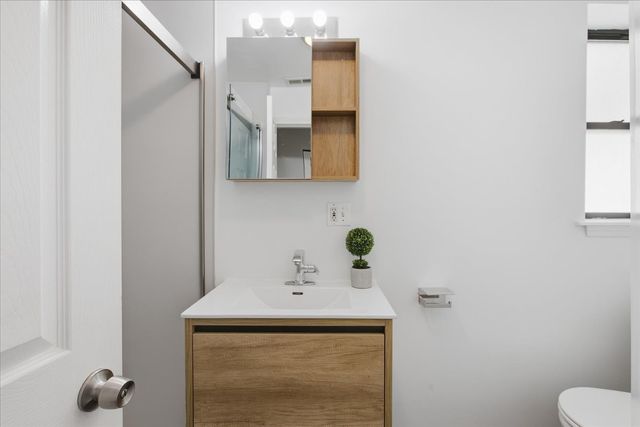 1627 W Columbia Avenue 1E, Chicago, IL 60626