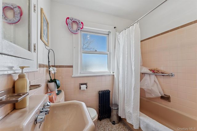 22 Brokaw Avenue, Floral Park, NY 11001