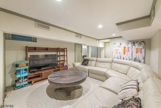 530 Up Mountain Avenue, Montclair Twp., NJ 07043