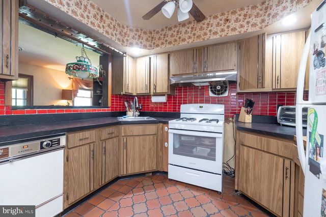 46 EDEN AVE, Oaklyn, NJ 08107