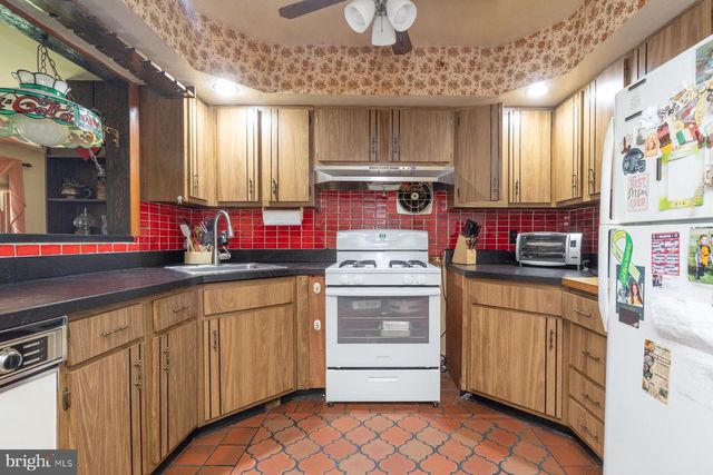 46 EDEN AVE, Oaklyn, NJ 08107