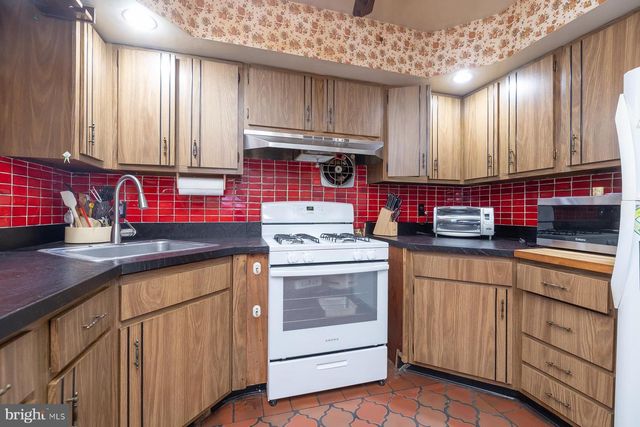 46 EDEN AVE, Oaklyn, NJ 08107