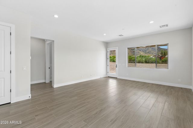 3835 W FOX Road, Laveen, AZ 85339