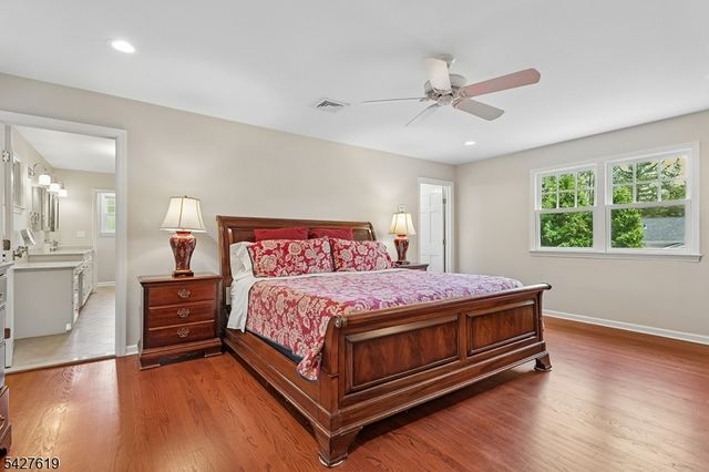 44 LONDONDERRY WAY, Summit City, NJ 07901