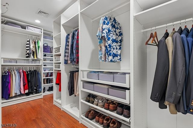 44 LONDONDERRY WAY, Summit City, NJ 07901