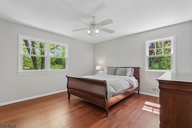 44 LONDONDERRY WAY, Summit City, NJ 07901