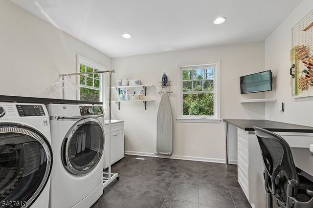 44 LONDONDERRY WAY, Summit City, NJ 07901