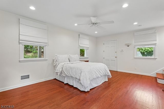 44 LONDONDERRY WAY, Summit City, NJ 07901