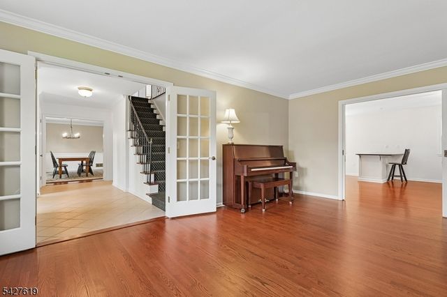 44 LONDONDERRY WAY, Summit City, NJ 07901