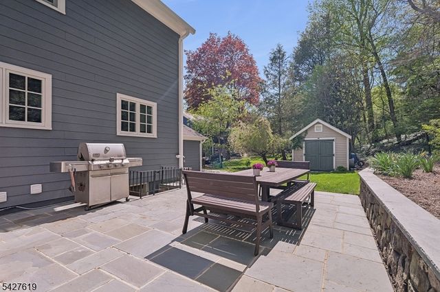 44 LONDONDERRY WAY, Summit City, NJ 07901