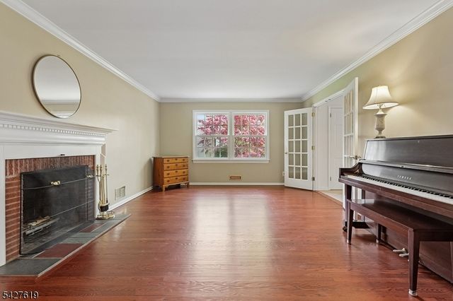 44 LONDONDERRY WAY, Summit City, NJ 07901