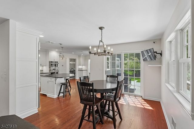 44 LONDONDERRY WAY, Summit City, NJ 07901