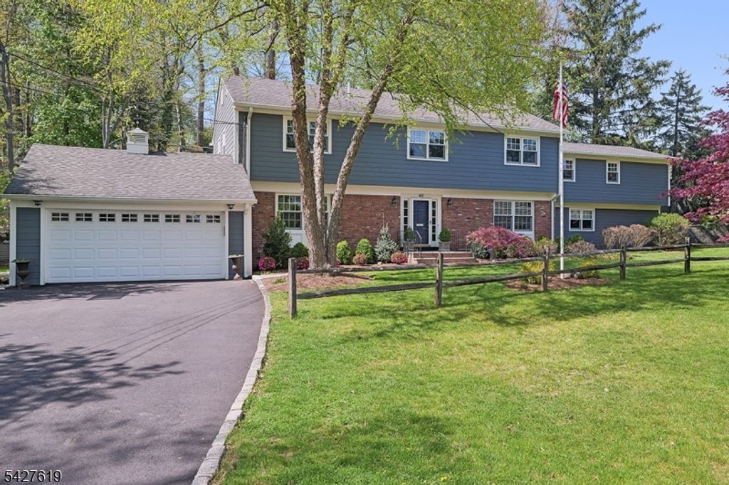 44 LONDONDERRY WAY, Summit City, NJ 07901