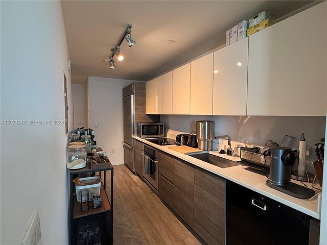 1100 S Miami Ave 3005, Miami, FL 33130