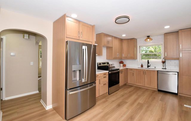 3472 E Ryan ROAD, Oak Creek, WI 53154