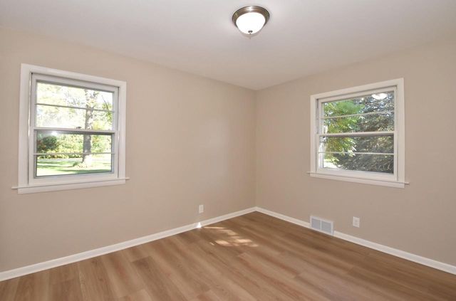 3472 E Ryan ROAD, Oak Creek, WI 53154